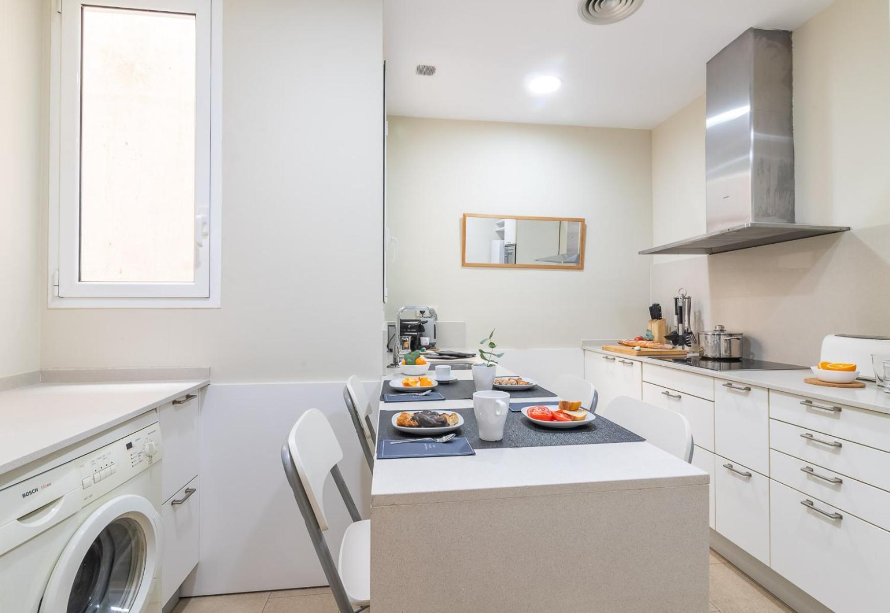 My Space - Spacious And Modern Near The Hospital Clinic * Barcelone