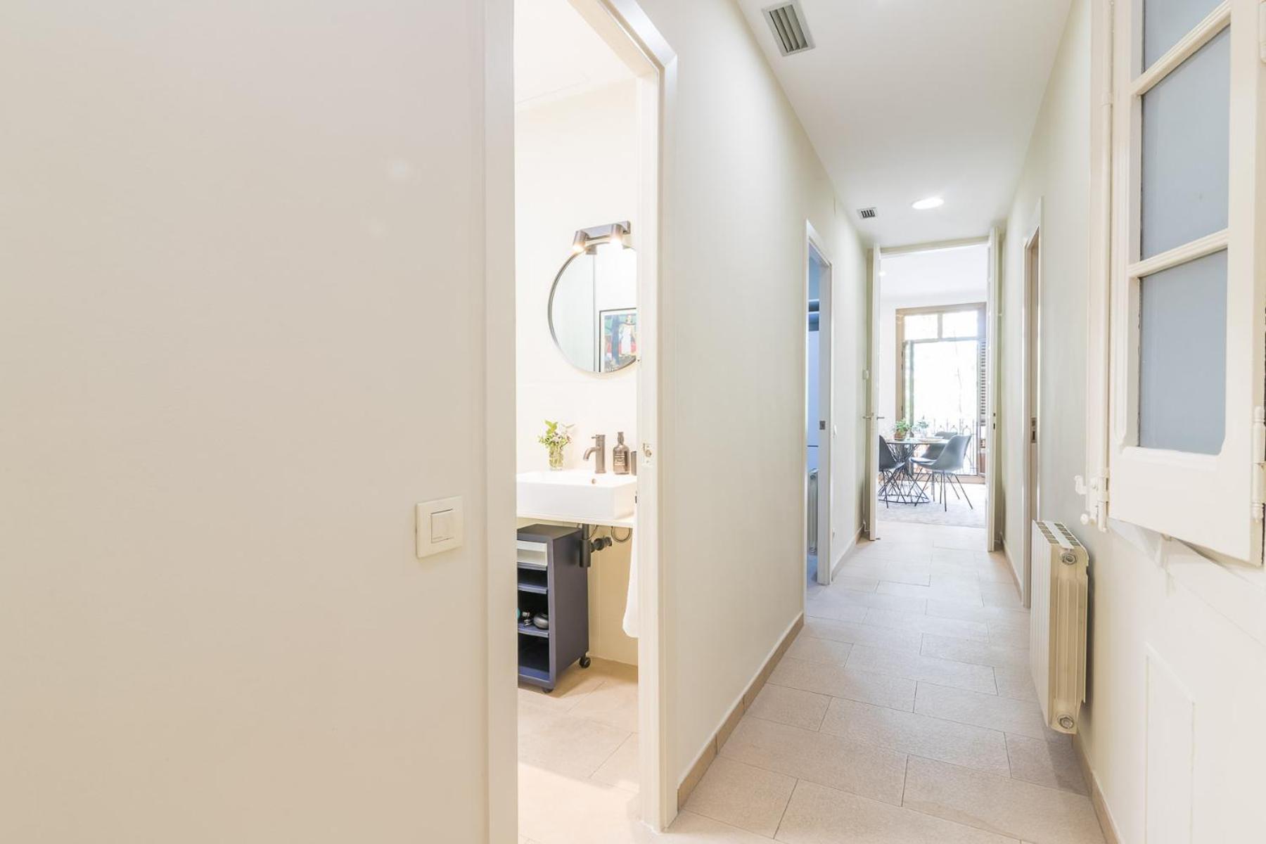 Appartement My Space - Spacious And Modern Near The Hospital Clinic Barcelone